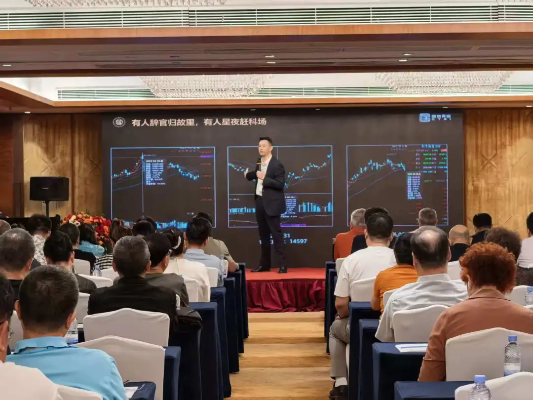 zhou.webp